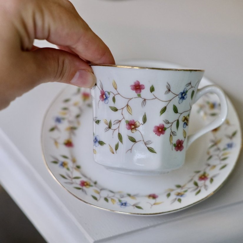Porcelánový šálek s podšálkem - čínský porcelán 150 ml