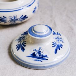 Doza s víkem Delft 14 x 12 cm