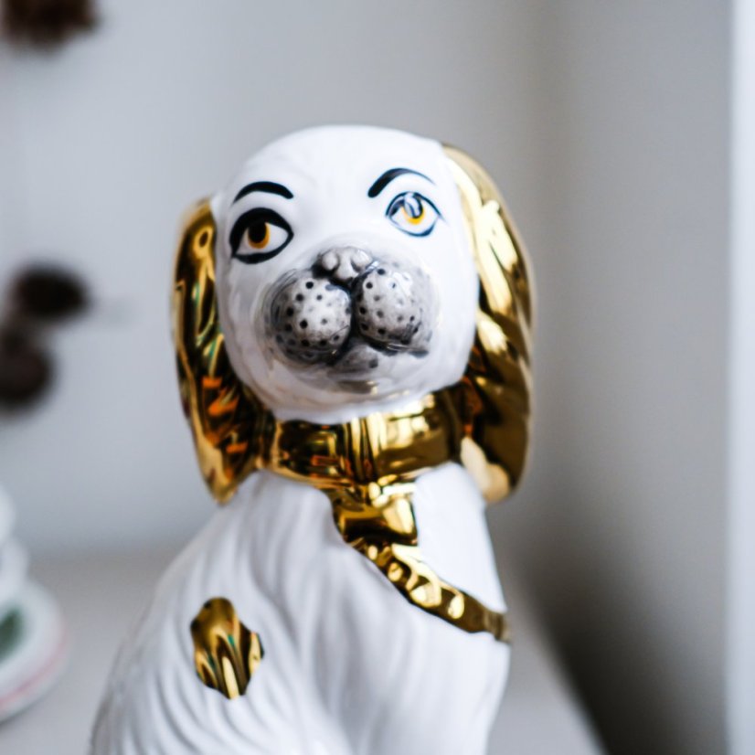 Bílý keramický dekorační pejsek 31 cm