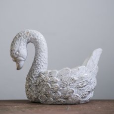 Betonový květináč  labuť   18,6x11x15cm