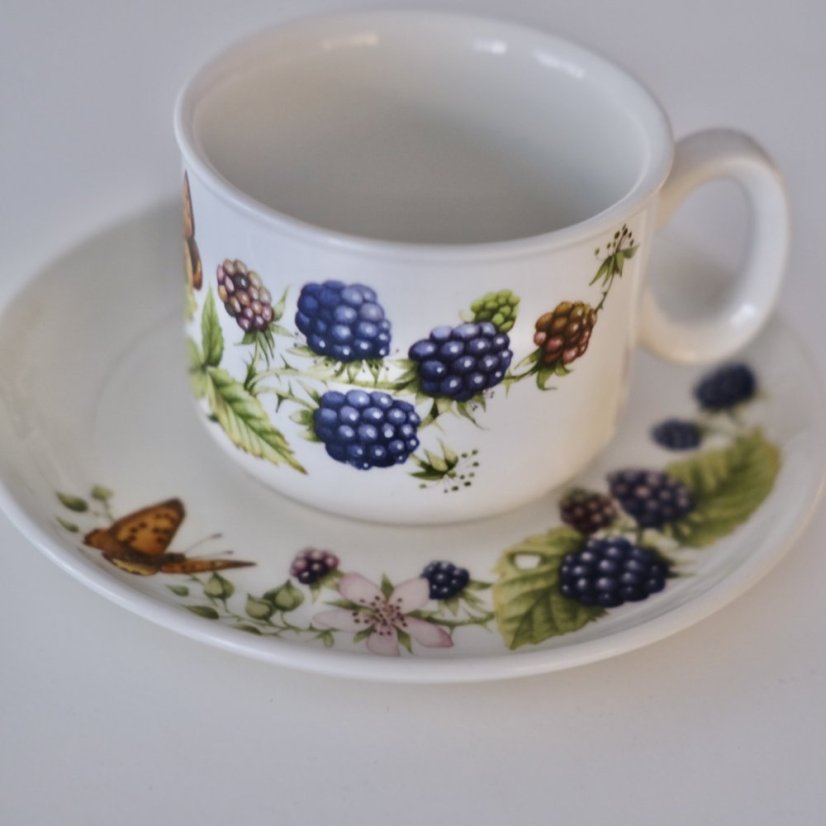 Šálek s podšálkem J&G Meakin Wedgwood ostružiny 150 ml