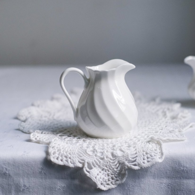 Porcelánová mlékovka Wedgwood - England