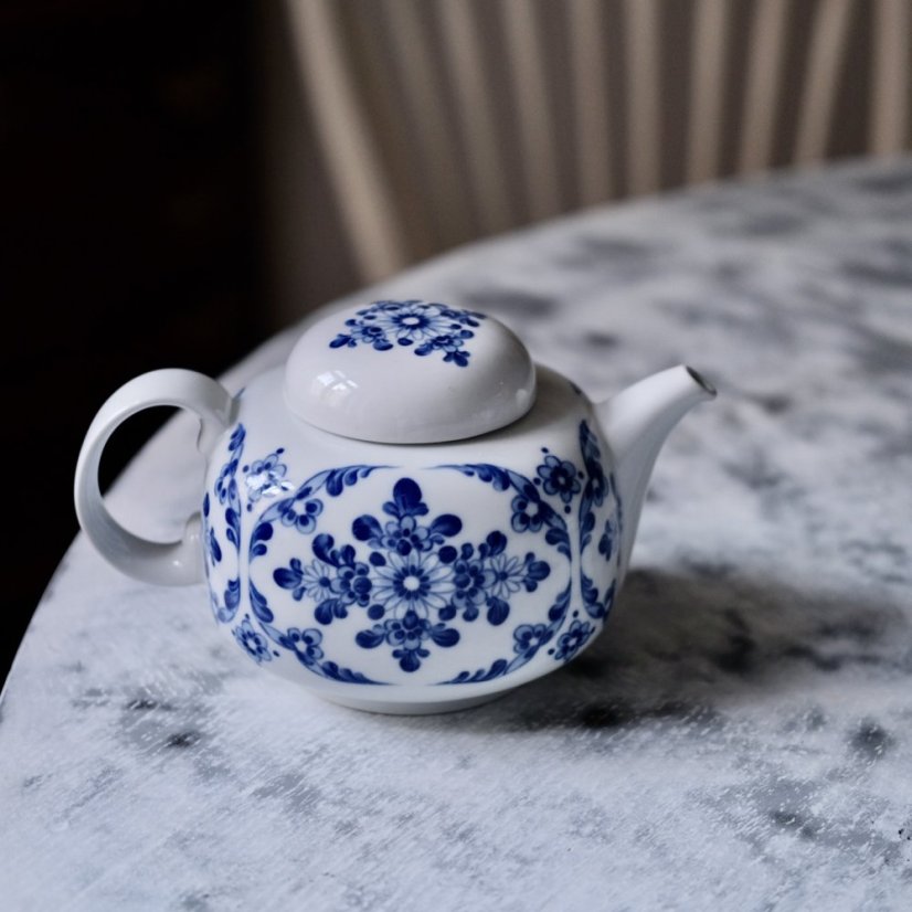 Porcelánová konvice bílo modrá Echt Kobalt 1L
