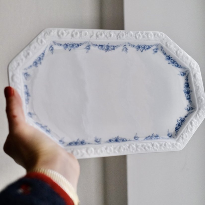 Porcelánový tácek Classic Rose Rosenthal 27.5x16.5 cm