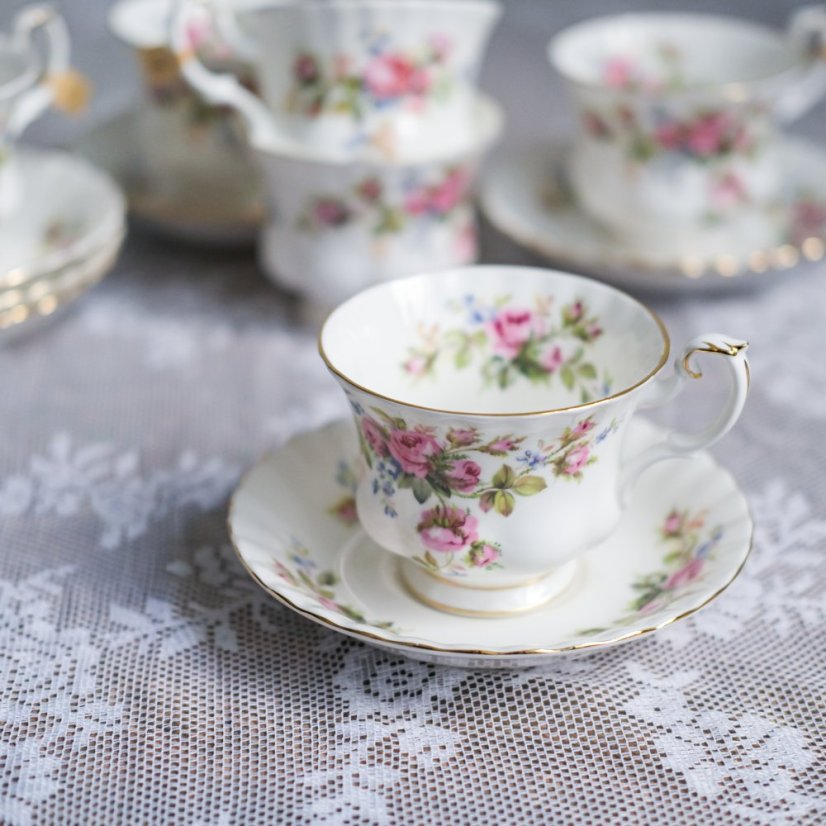 Porcelánový šálek s podšálkem  200 ml - Royal Albert Moss Rose England