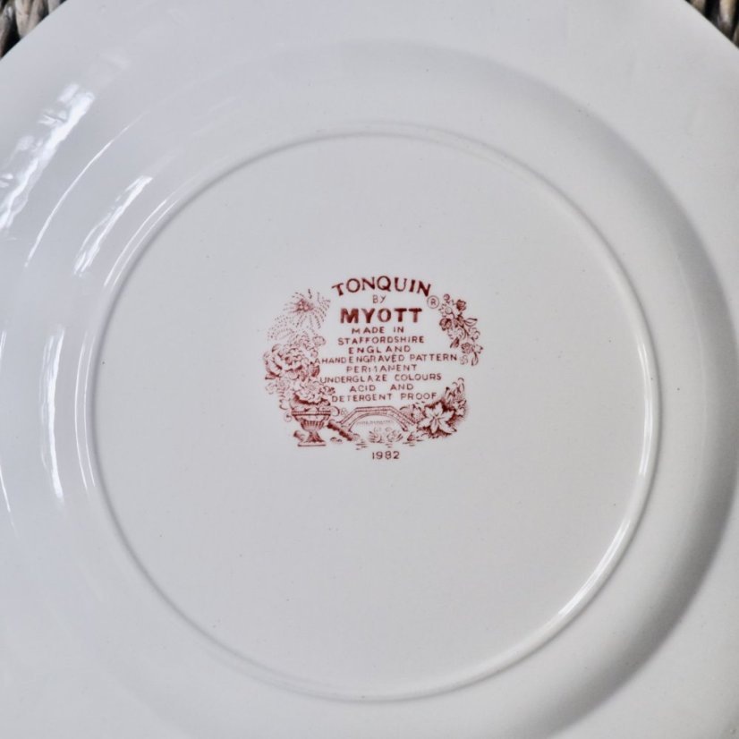 Mělký obědový talíř 25cm Tonquin by Myott Staffordshire England
