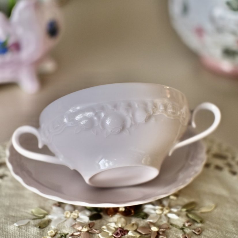 Růžové porcelánové bujónky