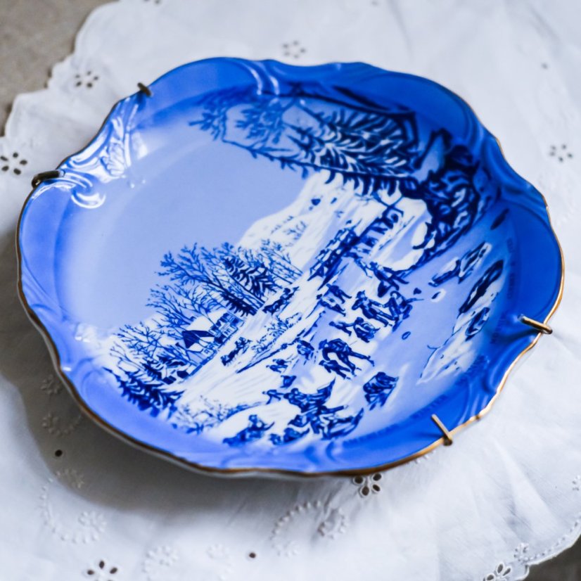 Porcelánový závěsný talíř se zimním motivem 20 cm Japan