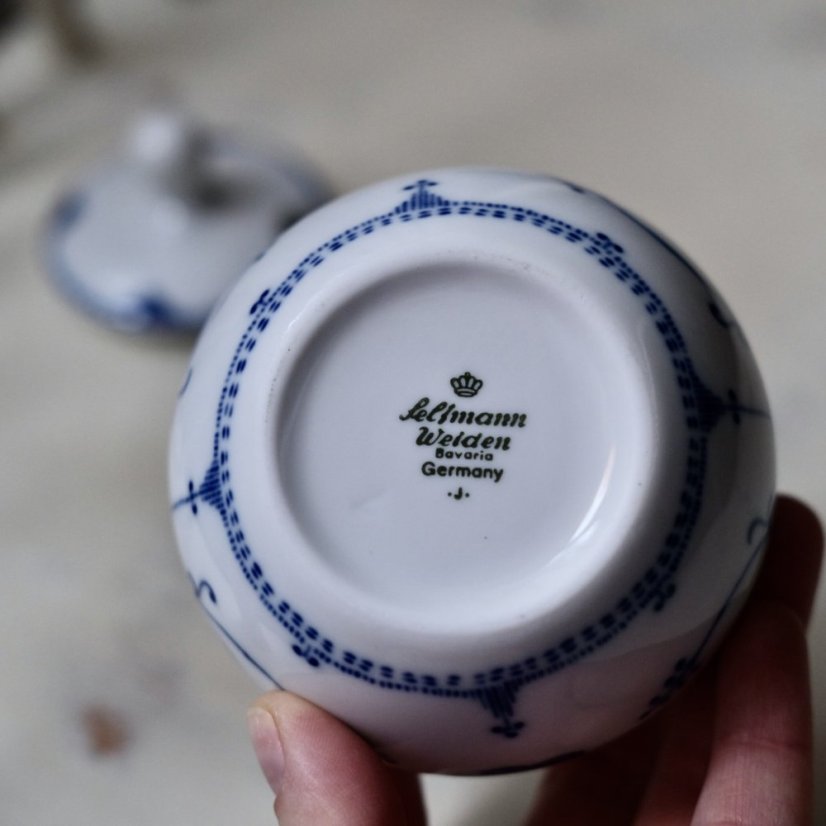 Porcelánová bílo-modrá cukřenka Seltmann Weiden