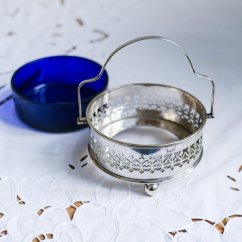 Anglická postříbřená bonboniéra z ručně vyráběného skla