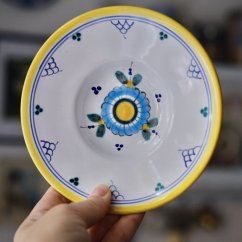 Menší závěsný keramický talíř 15 cm