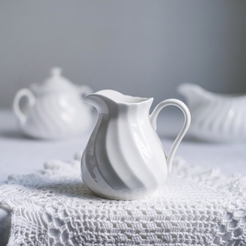 Porcelánová mlékovka Wedgwood - England