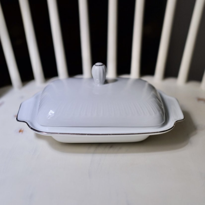 Porcelánová doza na maslo