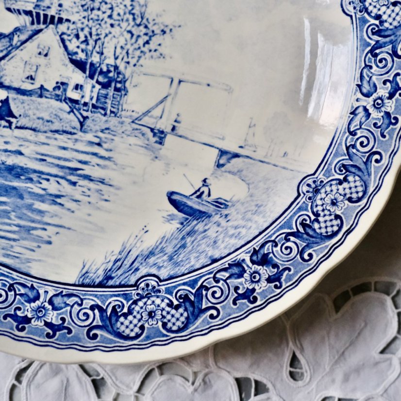 Velký závěsný talíř Delft 31 cm