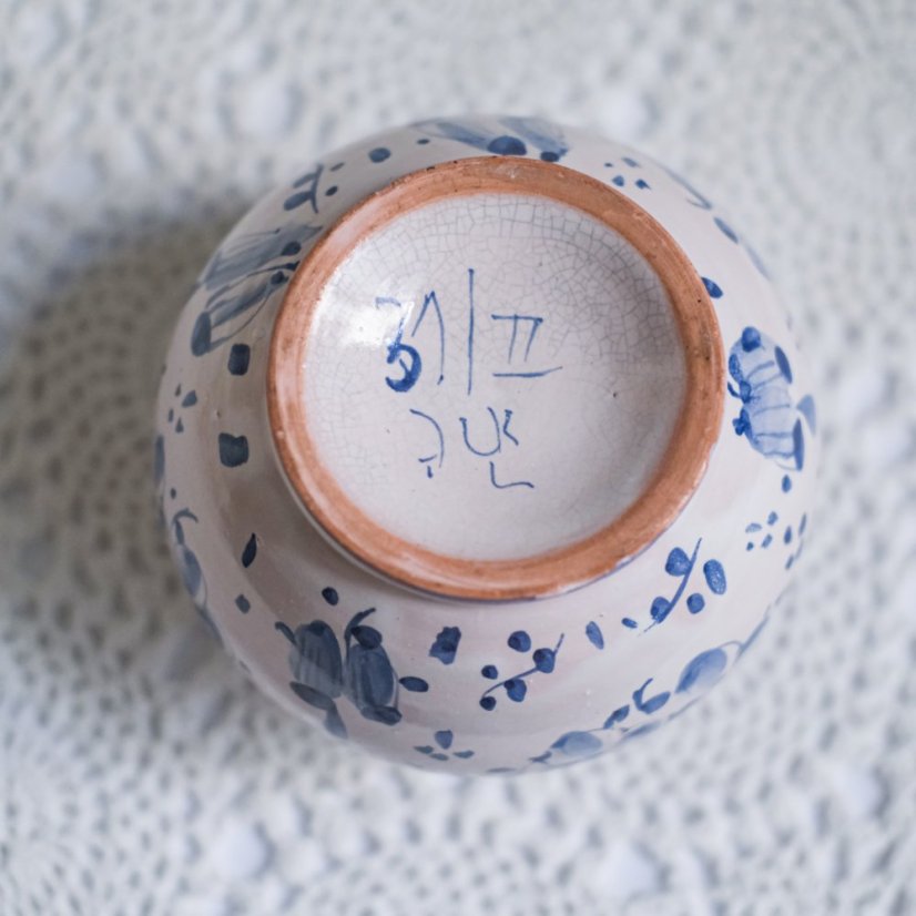 Keramická ručně malovaná váza 11 cm