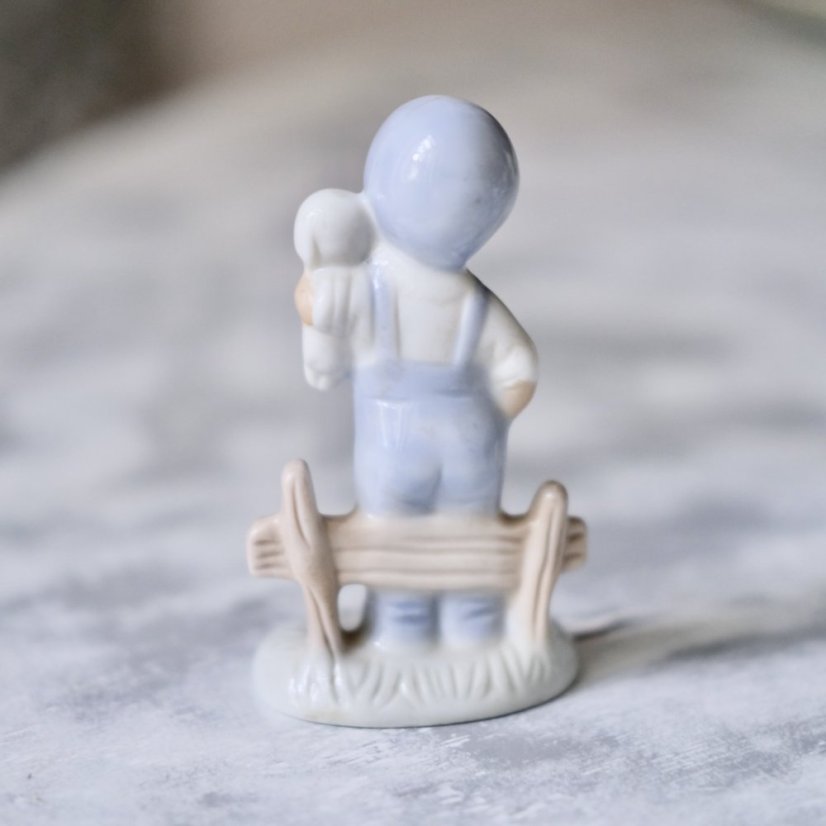 Figurka chlapeček s pejskem 9,5 cm