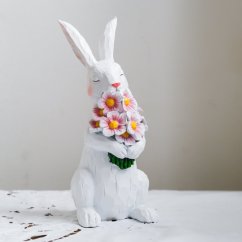 Figurka králík s kytici 29 cm