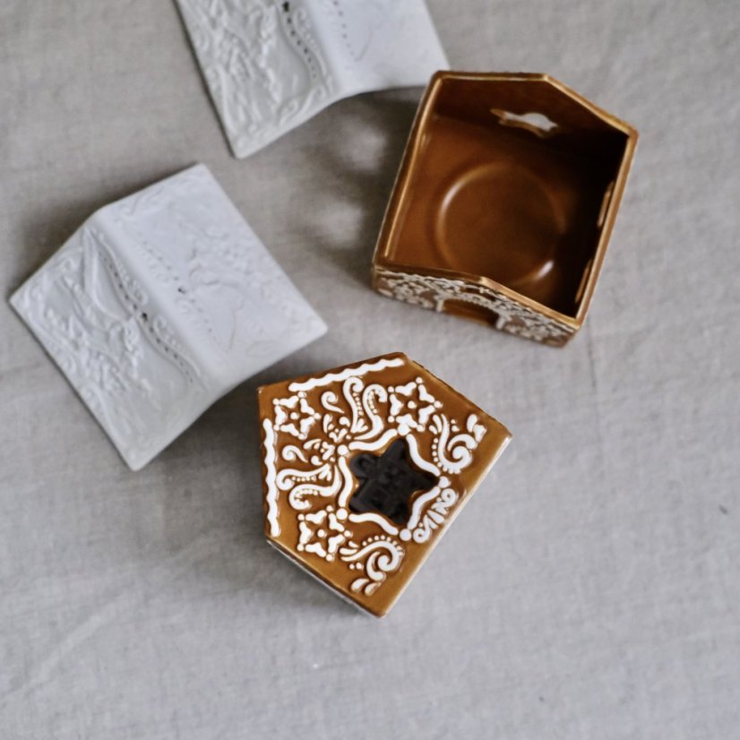 Dekorační domečky svícny na čajovou svíčku 7x7 cm