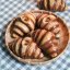 Keramický svícen croissant 14x6 cm