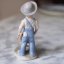Figurka chlapeček s kytičkou 15,5 cm
