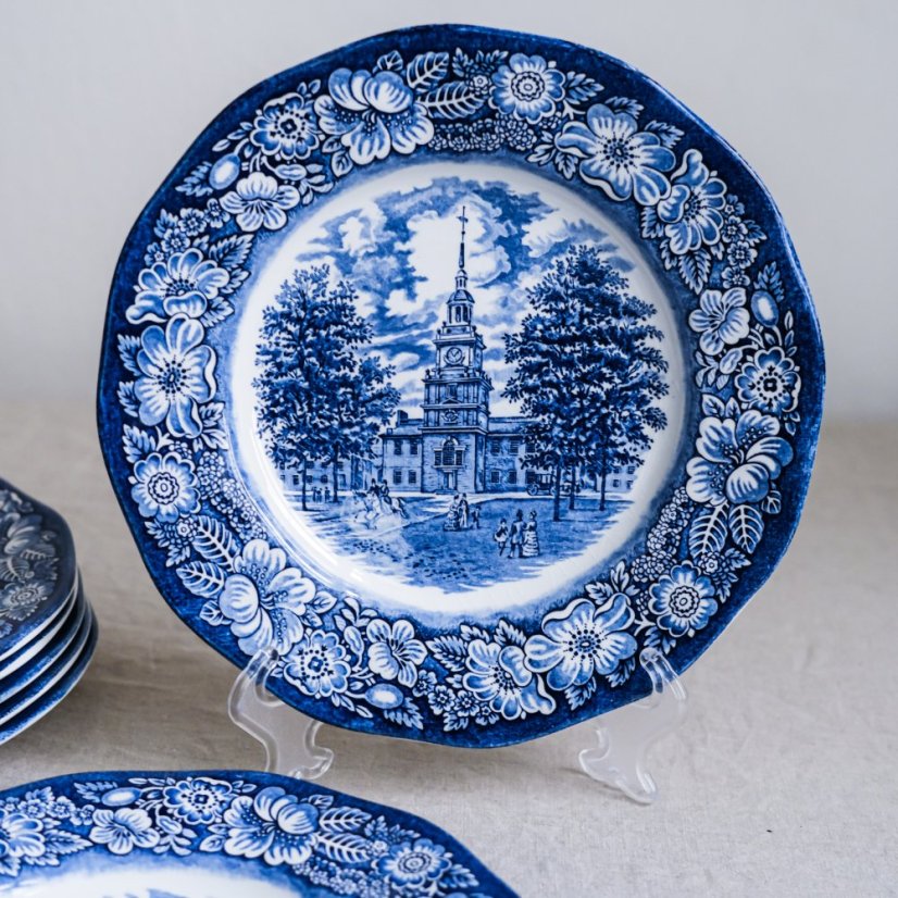 Obědový talíř Liberty Blue Staffordshire England 25 cm