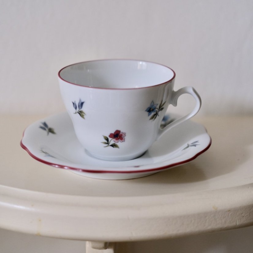 Porcelánový šálek s podšálkem KAHLA 200 ml